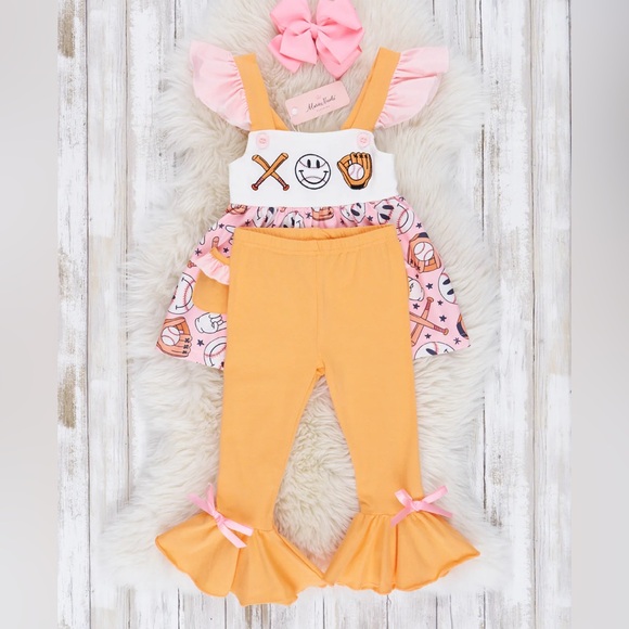 NWOT Baseball Ruffle Outfit - Picture 8 of 8